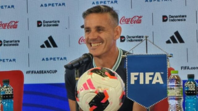 Jangan-Genggam-Terlalu-Erat-Herdman-Beri-Pesan-Puitis-ke-Timnas-Sebelum-Final
