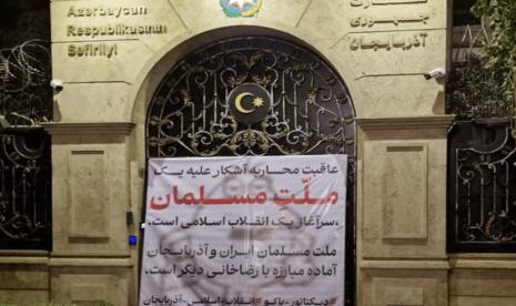 Jilbab-Dilarang-di-Azerbaijan-Zionis-Malah-Bebas-Masuk-Kampus