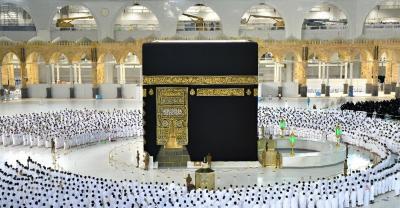 Kakbah-Terbakar-Saat-Perang-Saudara-di-Makkah-31-Oktober-683