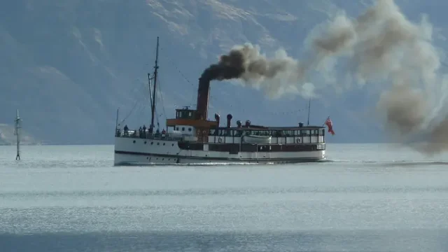Kapal-Feri-Bertenaga-Uap-Pertama-Mulai-Beroperasi-pada-1811