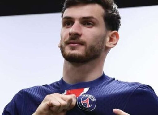 Khvicha Kvaratskhelia Sukses Operasi ACL, PSG Fokus pada Rehabilitasi