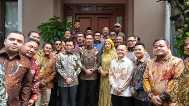 Kunjungi-Rumah-Kapolri-Komisi-III-Dorong-Pendekatan-Humanis-Polri