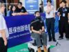 Kursi Roda Kendali Otak Menang Kompetisi Teknologi di Hangzhou