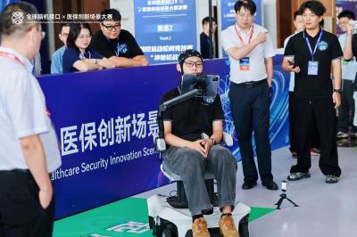 Kursi Roda Kendali Otak Menang Kompetisi Teknologi di Hangzhou