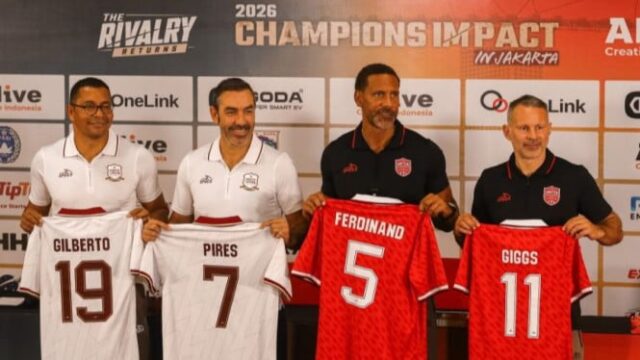 Legenda-Arsenal-Tekuk-MU-3-2-dalam-Duel-Sengit-di-GBK