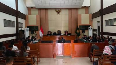 Listrik Padam Saat Sidang Roy Suryo di PN Jaktim