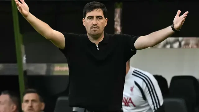 Liverpool-Gagal-Lawan-City-Iraola-Kritik-Keputusan-Wasit-yang-Buat-Gravenberch-Kena-Kartu-Merah