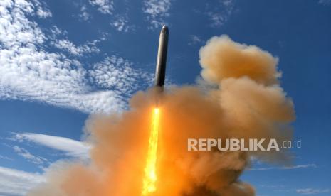 Macron-Uji-Rudal-M51.3-Putin-Balas-dengan-Sarmat-di-Tengah-Ketegangan-Eropa