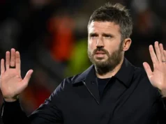 Manchester United Di Persimpangan: Carrick Bertahan atau Diganti?
