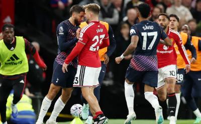 Manchester-United-Draw-1-1-dengan-Tottenham-Chelsea-Hancurkan-Bournemouth-5-1
