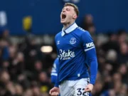 Manchester United Gencar Pantau Branthwaite Jika Martinez Pergi