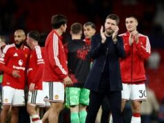 Manchester United Gigit Jari, Hadapi Leeds dengan Tugas Berat