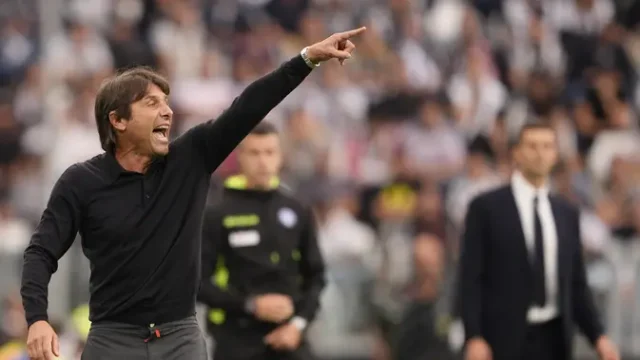 Manchester-United-Pertimbangkan-Antonio-Conte-Gantikan-Carrick-Usai-Kekalahan-Telak-dari-Como
