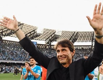 Manchester United Terpuruk, Conte dan Howe Jadi Kandidat Pengganti Carrick