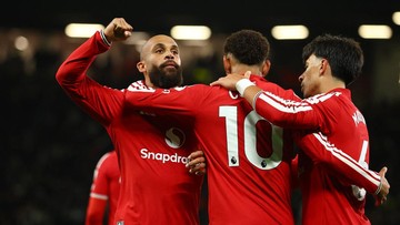Manchester-United-Terpuruk-di-Puncak-Klasemen-Selisih-12-Poin-dari-City