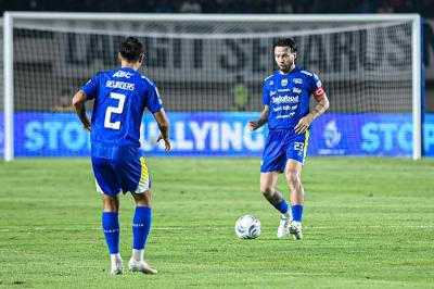 Marc-Klok-Ingin-Gantung-Sepatu-di-Persib-Bandung
