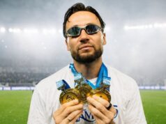 Marc Klok Ingin Pensiun di Persib, Tunggu Keputusan Manajemen