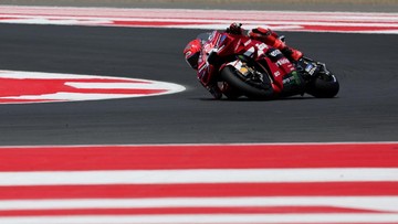 Marc-Marquez-Juara-Sprint-Race-MotoGP-Mandalika-2026-Martin-Terkejar-di-Menit-Terakhir