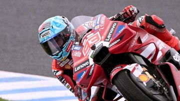 Marc-Marquez-Pimpin-Start-Balapan-MotoGP-Australia-2026-Martin-Cedera