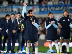 Messi Berpisah Dua Kali, Satu dengan Air Mata, Satu dengan Sorak Ribuan