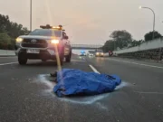 Motor Masuk Tol Cijago Berlawanan Arah, Tabrak Taksi hingga Tewaskan Pengendara