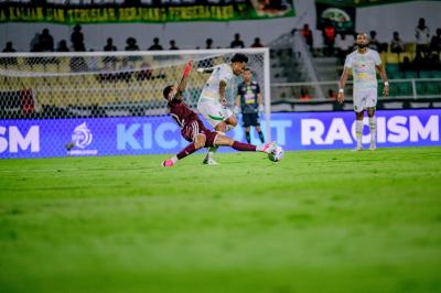 Persebaya-Kalah-0-1-dari-PSM-Tavares-Sesalkan-Penyelesaian-Akhir-Gagal