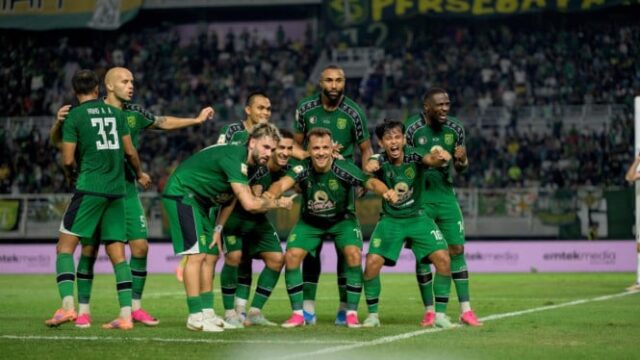 Persebaya-Lawan-PSS-Sleman-Duel-Kandang-vs-Momentum-Bangkit-di-Gelora-Bung-Tomo