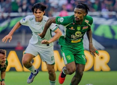 Persebaya-dan-PSS-Sleman-Berbagi-Poin-dalam-Drama-2-2-di-GBT