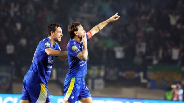 Persib-Bandung-Hadapi-Krisis-Kehilangan-12-Pemain-Gratis-Klok-hingga-Haye-Terancam-Pergi