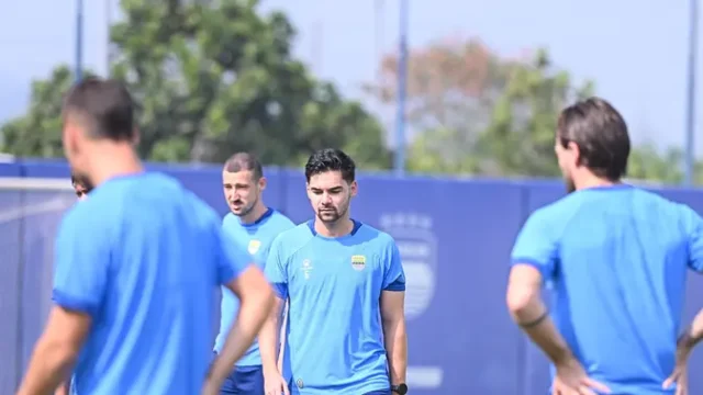 Persib-Bandung-Hadapi-The-Cong-Viettel-dengan-Tantangan-Jadwal-Padat