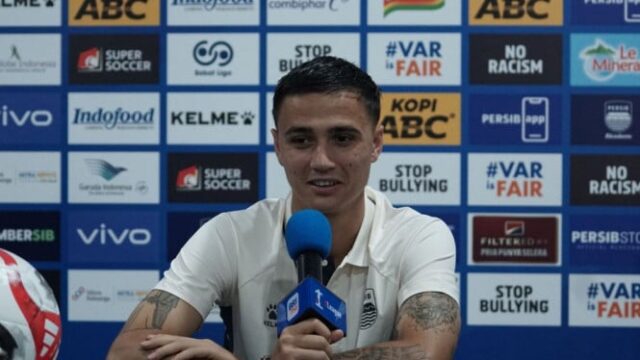 Persib-Bandung-Menang-Tipis-1-0-atas-Persik-Kediri-Julio-Cesar-Pecah-Kebuntuan-1