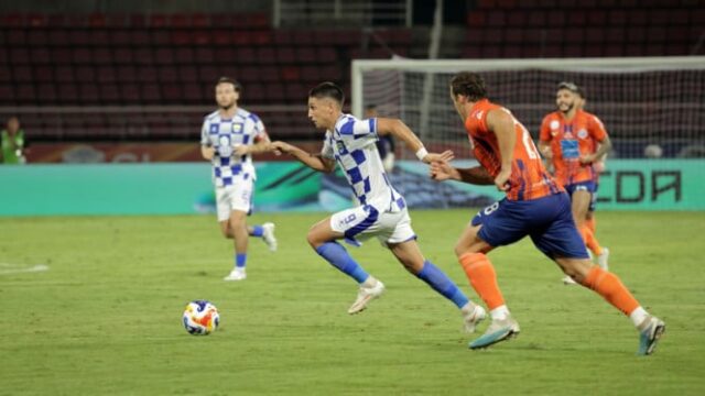Persib-Bandung-Raih-Kemenangan-Dramatis-dan-Pemasukan-Hampir-Setengah-Miliar-di-Shopee-Cup