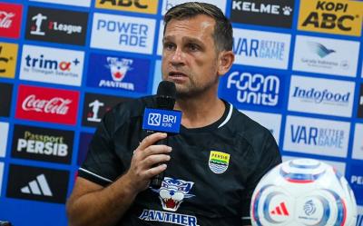 Persib-Bandung-Siap-Bertarung-Lawan-Dewa-United-dengan-Waktu-Persiapan-Terbatas