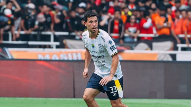 Persib-Diambang-Kelelahan-Thom-Haye-Soroti-Fasilitas-Pemulihan-yang-Tak-Memadai