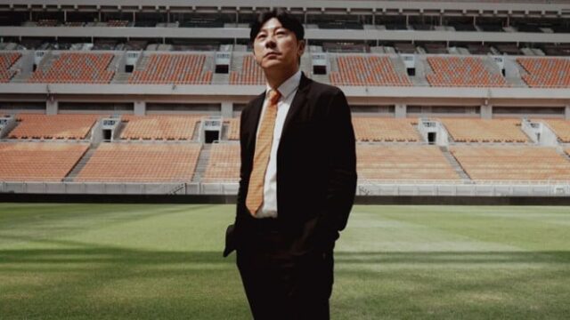 Persija-Menang-2-1-Tapi-Lapangan-JIS-Jadi-Bahan-Kritik-Shin-dan-Rizky-Ridho