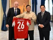 Prabowo Terima Jersey FIFA dari Infantino Jelang Final Garuda vs Thailand