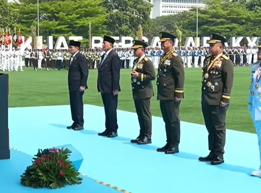 Presiden Prabowo Anugerahkan Bintang Mahaputra kepada Tujuh Purnawirawan dan Pejabat TNI