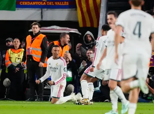 Real Madrid Kalahkan Barcelona 2-1, Mbappe Pahlawan di Camp Nou