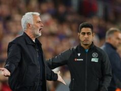 Real Madrid Kalahkan Barcelona 2-1, Mourinho Jadi Sorotan karena Tatapan Misterius