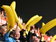 Ribuan Balon Pisang Guncang Anfield, Tradisi City Kembali Menggema