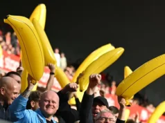 Ribuan Balon Pisang Guncang Anfield, Tradisi City Kembali Menggema