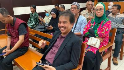Roy-Suryo-Hadapi-Sidang-Pembuktian-dengan-94-Saksi-dan-26-Ahli