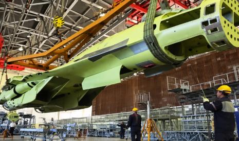 Rusia Alihkan Produksi Senjata ke China Amid Sanksi Barat