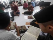 Santri Modern: Antara Kitab Kuning dan Dunia Nyata