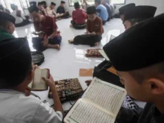Santri Modern: Antara Kitab Kuning dan Dunia Nyata