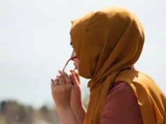 Siswi di Azerbaijan Ditolak Masuk Sekolah karena Mengenakan Jilbab
