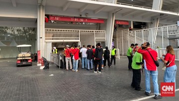 Suporter-Membanjiri-SUGBK-Jelang-Final-Sejarah-Indonesia-vs-Thailand