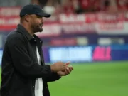 Vincent Kompany Pingsan Saat Pantau Latihan, Bayern Munchen Prioritaskan Kesehatannya