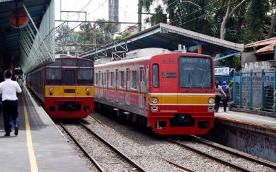 Wanita-Tewas-Tertemper-KRL-di-Palmerah-Tiga-Jadwal-Green-Line-Terlambat
