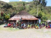 HUT Ke-81 TNI Tahun 2026, Kodim 1714/Puncak Jaya Berbagi Kasih Bersama Masyarakat Kampung Kulok Enggame